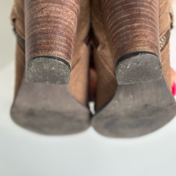 GUESS Boots Women's Tan Brown Western Suede Ankle Booties Cowgirl 6 - Picture 5 of 11